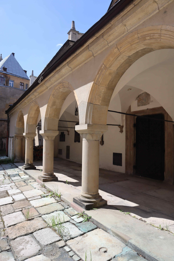 Вірменський дворик у Львові