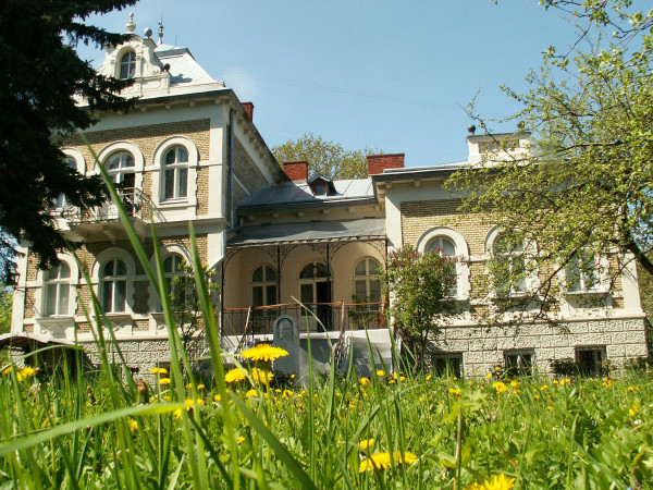 Великодня виставка «І воскрес у третій день, згідно з Писанням»