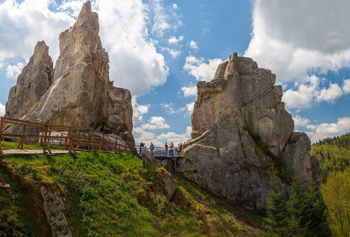 Тустань