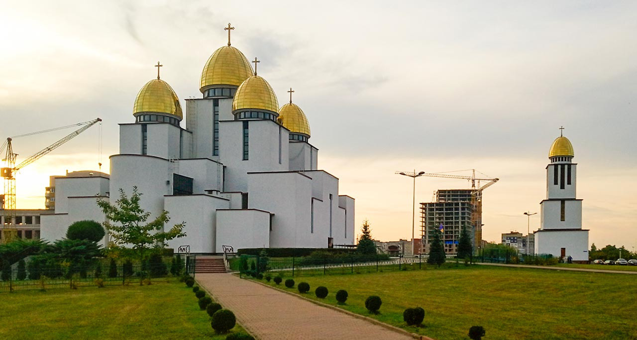 Церква Різдва Пресвятої Богородиці.розклад богослужінь