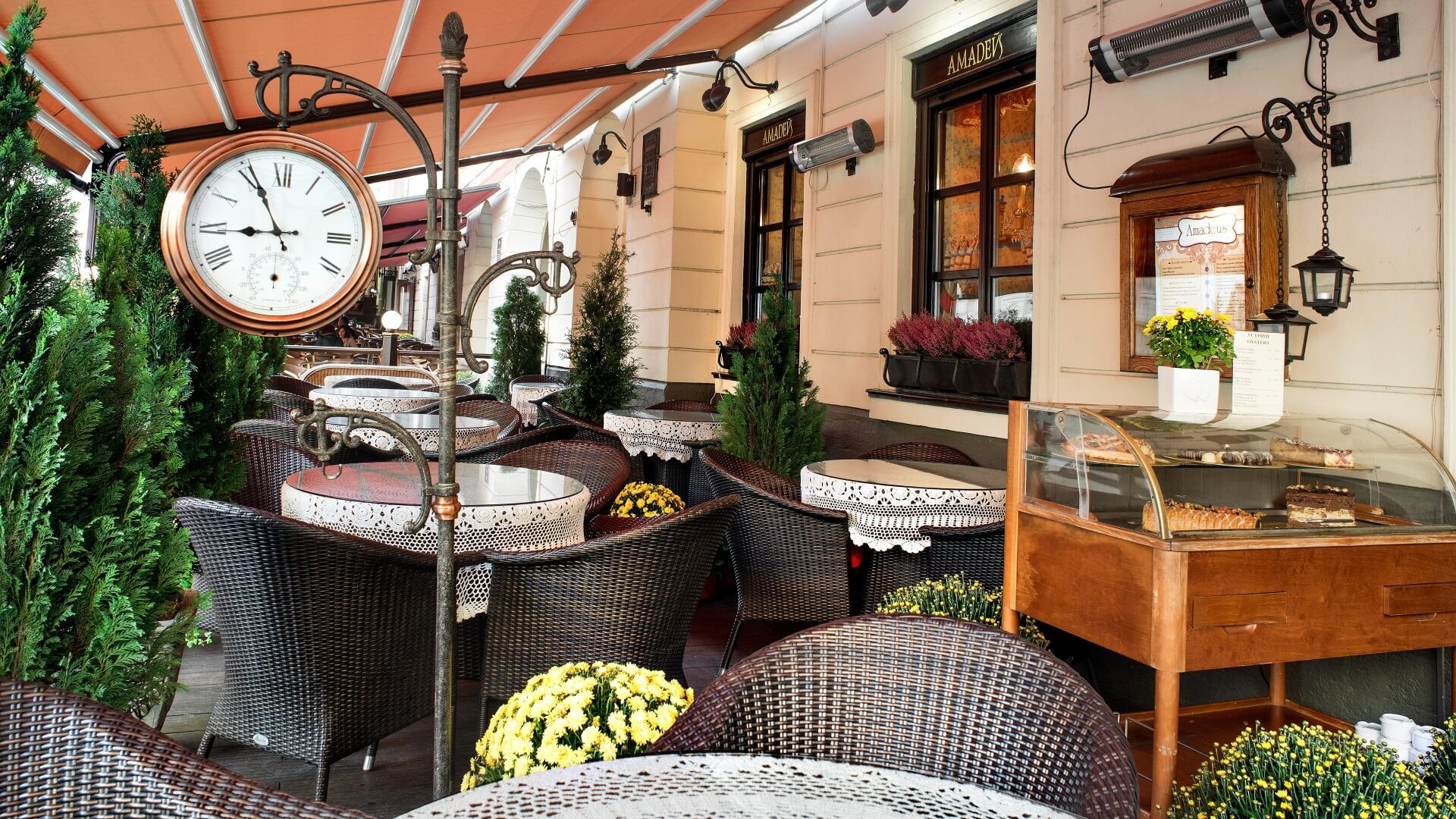 Amadeus restaurant Katedralna Square Lviv terrace